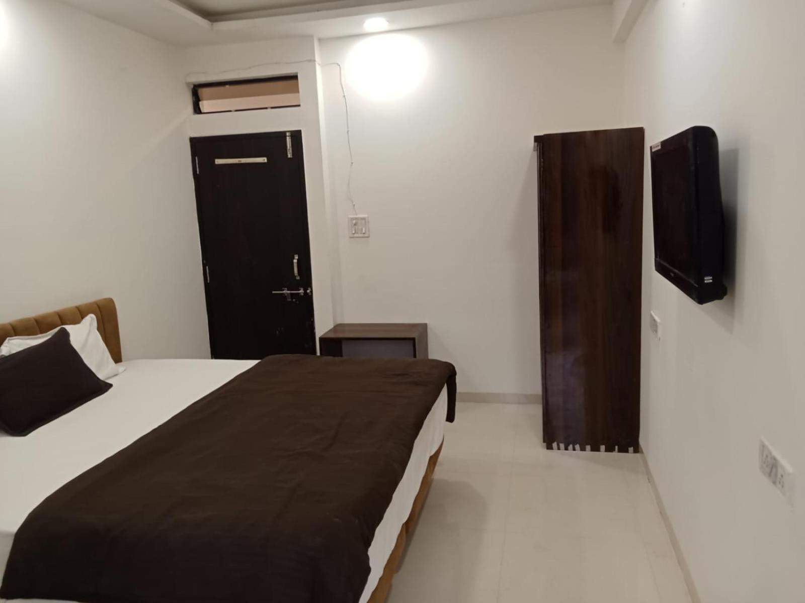 Hotel Kiwi Inn Vijaynagar Scheme 78 Indore Exterior photo