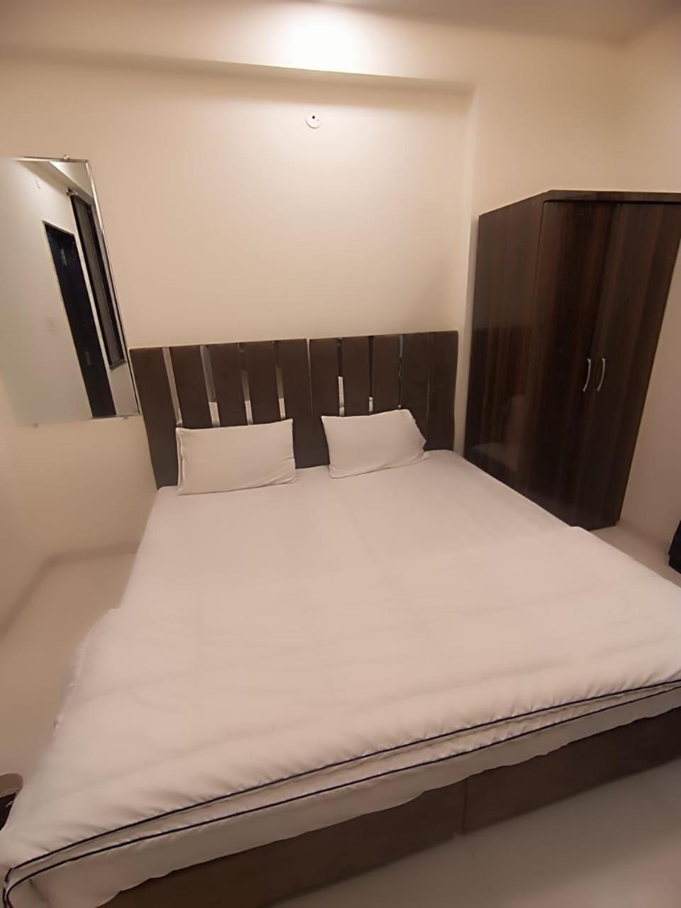 Hotel Kiwi Inn Vijaynagar Scheme 78 Indore Exterior photo