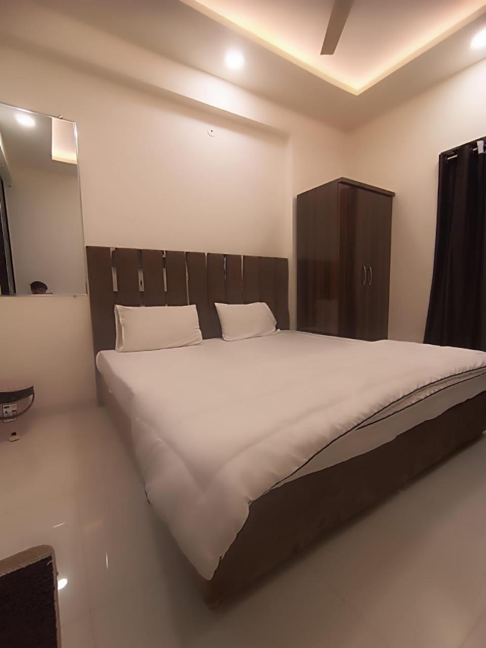 Hotel Kiwi Inn Vijaynagar Scheme 78 Indore Exterior photo