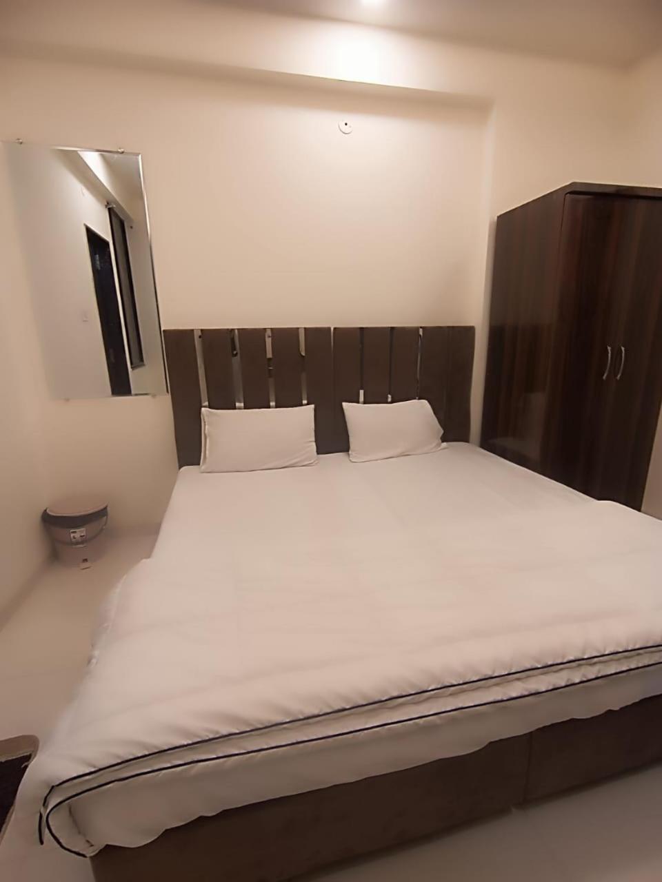 Hotel Kiwi Inn Vijaynagar Scheme 78 Indore Exterior photo