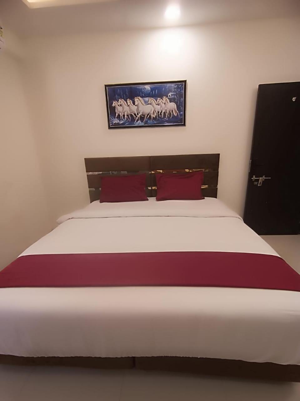 Hotel Kiwi Inn Vijaynagar Scheme 78 Indore Exterior photo